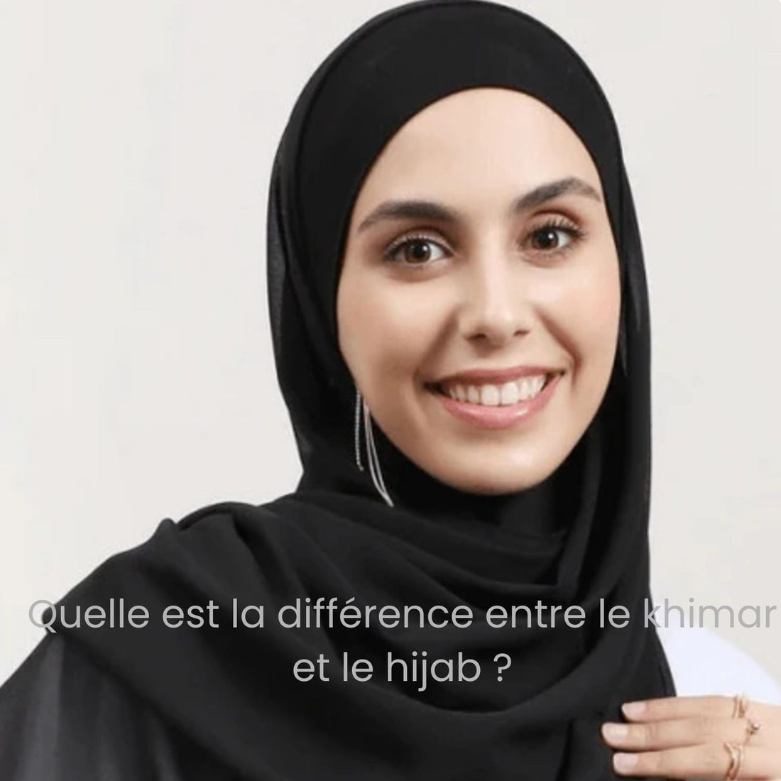 Quelle est la différence entre le khimar et le hijab ?