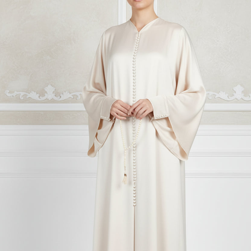 Voici notre Abaya Blanche | Satin