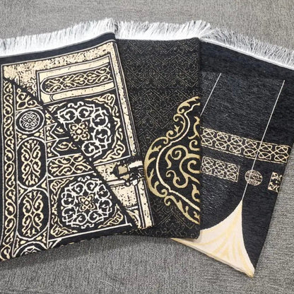 Plusieurs variantes du coffret tapis de priere