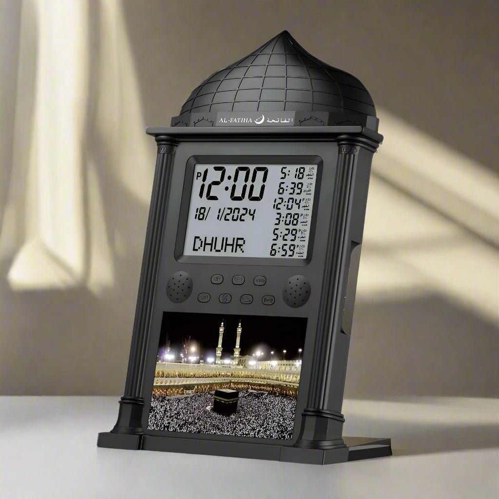Admirez le magnifique motif de la Kaaba qui orne l'Horloge Adhan