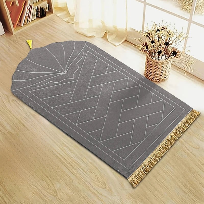 Le Tapis de Priere gris!